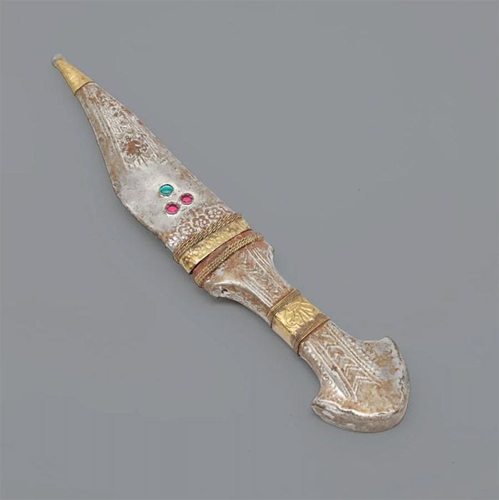 Что москвичи выбрасывают в серые и синие баки