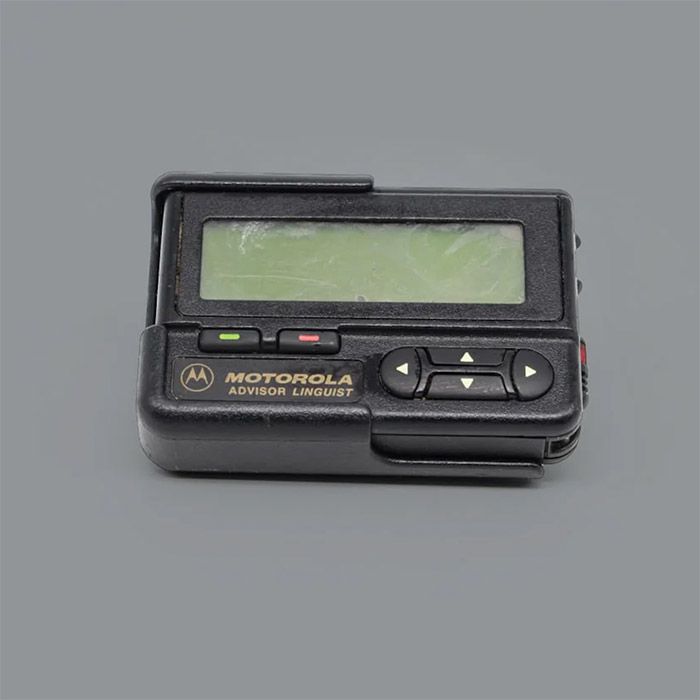 Что москвичи выбрасывают в серые и синие баки