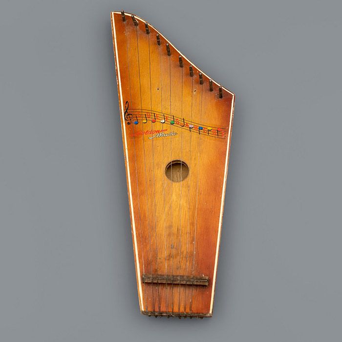 Что москвичи выбрасывают в серые и синие баки