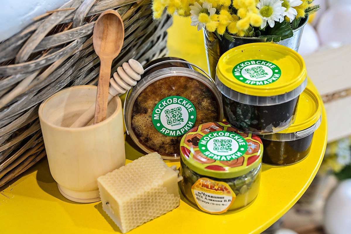 Из каких регионов привозят мед на московские ярмарки