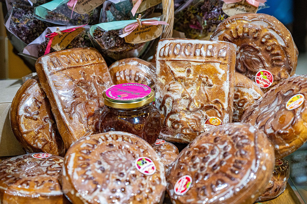 Московские ярмарки приглашают горожан за пасхальными угощениями