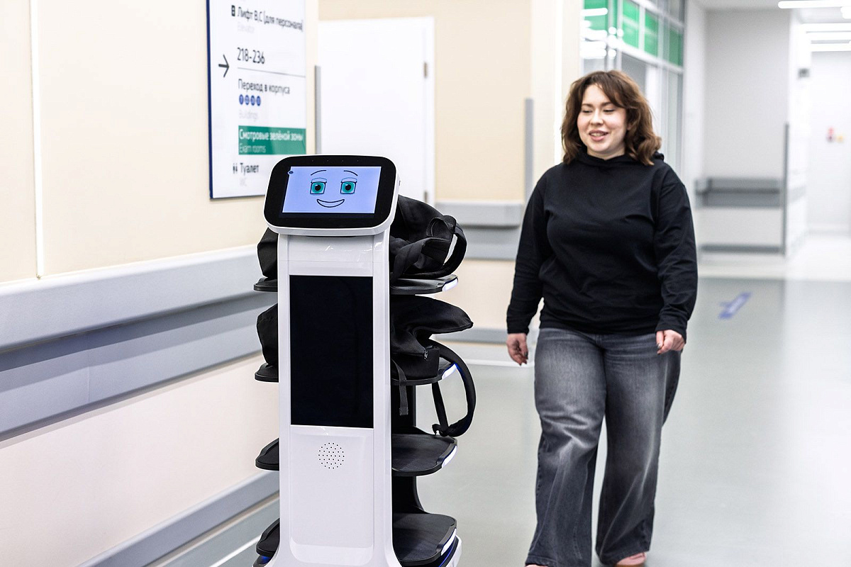 Роботы в московских больницах: от хирургии до логистики