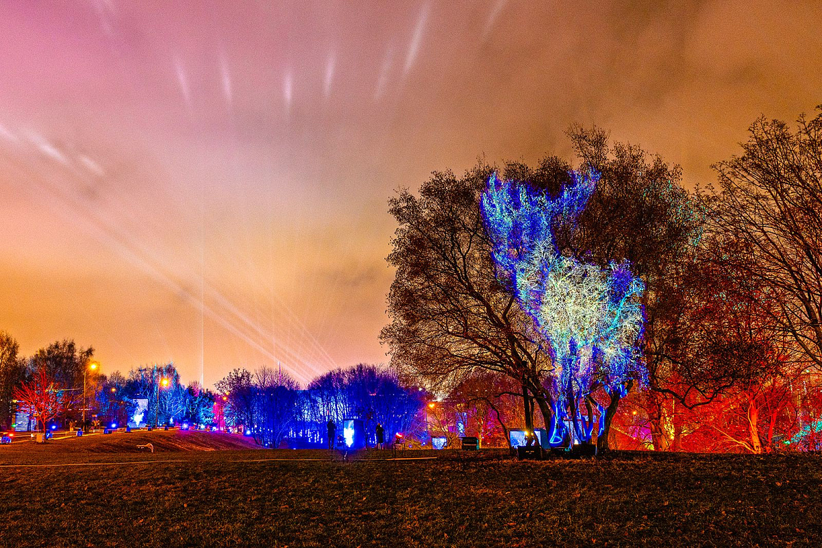 На Воробьевых горах покажут световые представления