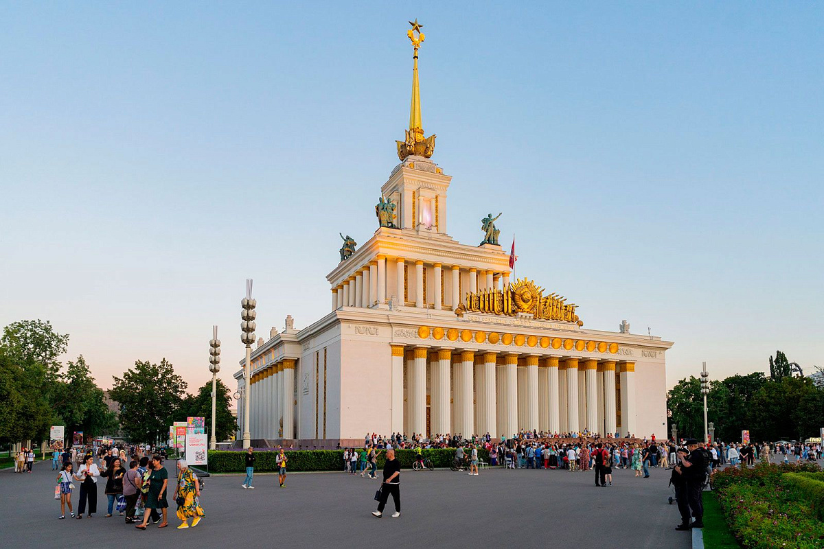 Какие задачи стояли перед первыми строителями ВДНХ