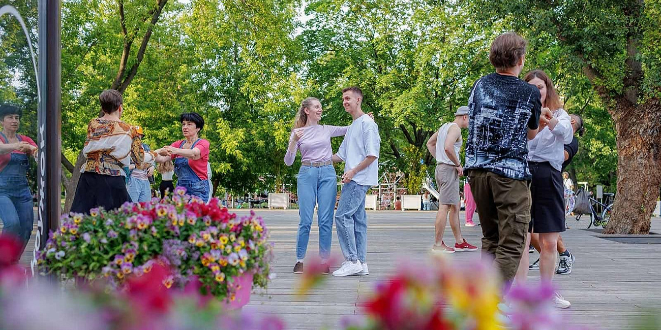 Каким танцам научат на бесплатных занятиях в парках Москвы