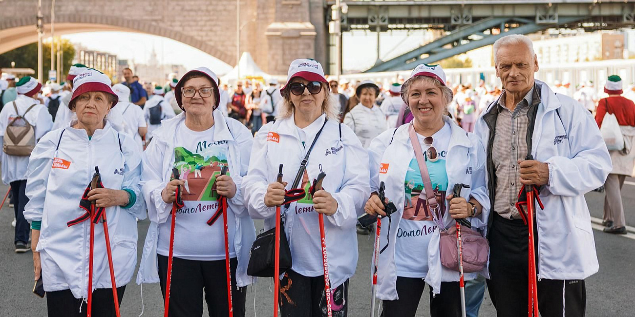 До конца октября в парках проходят тренировки по бегу и скандинавской ходьбе